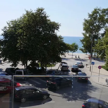 H&m * Vlorë